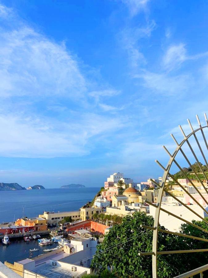 Maridea - Camere Con Vista Al Porto ปอนซา ภายนอก รูปภาพ